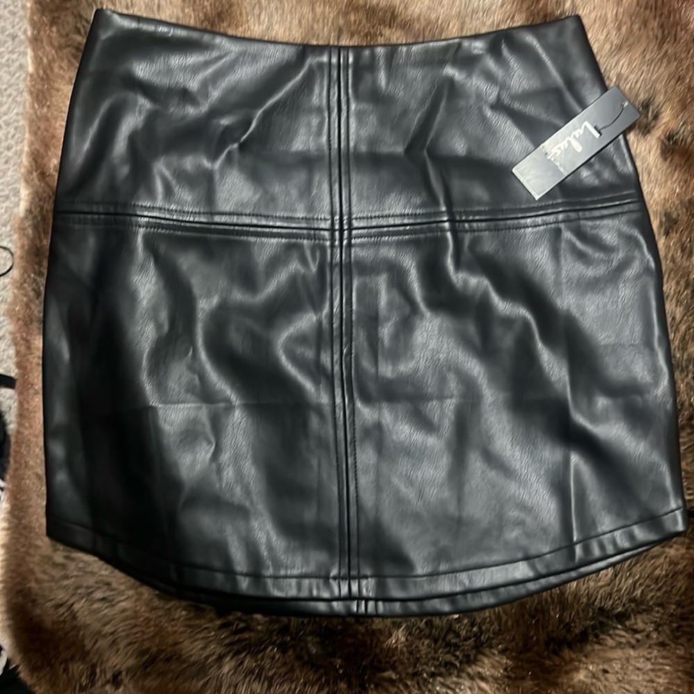 Black faux leather lulus skirt size medium